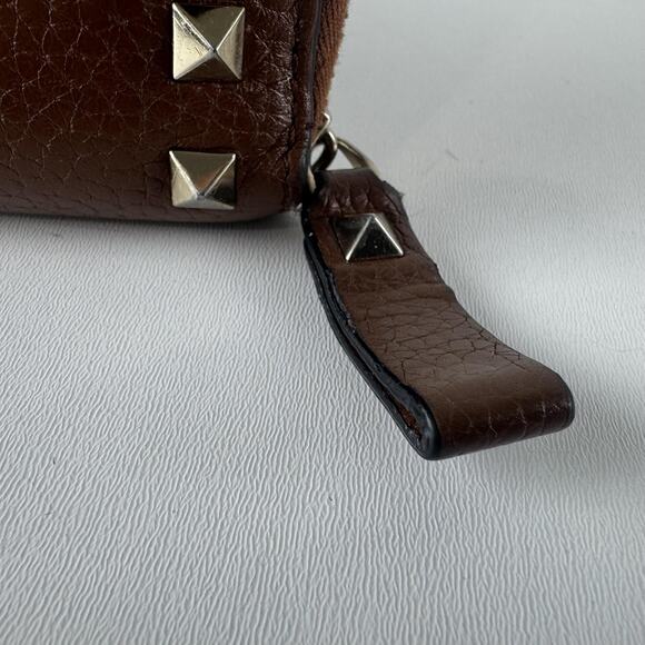 Valentino Garavani Wallet Womens Brown Leather Studded Zip Around Wristlet Italy - Picture 3 of 16